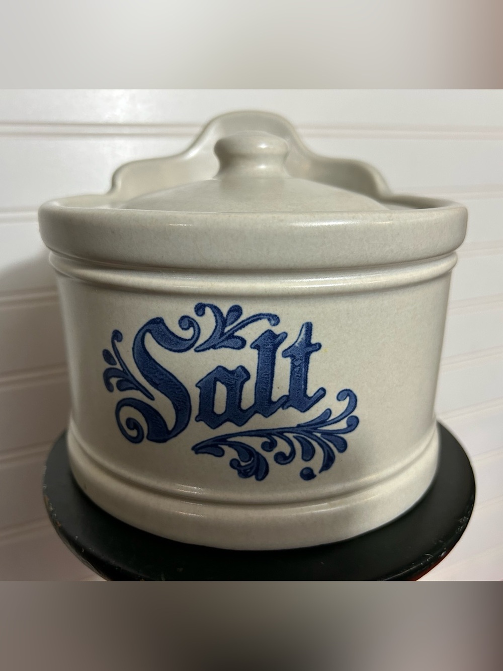 Pfaltzgraff Yorktowne Cream and Blue Wall-Mount Salt Crock Box with Lid